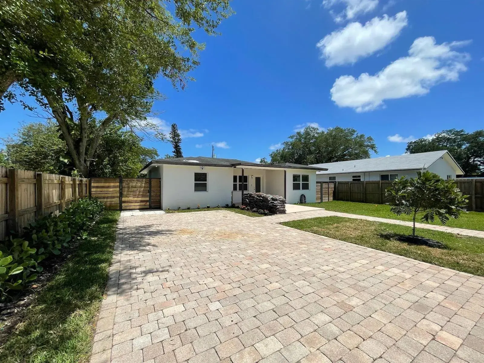3 bedroom 2 bath Residential Lease for rent at 1564 SW 28th Terrace, Fort Lauderdale FL 33312