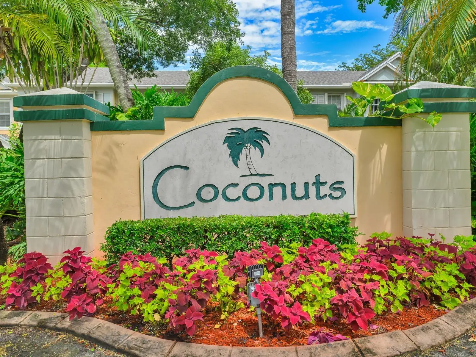 2 bedroom 2 bath Residential for sale at 219 Mallory Court, Weston FL 33326