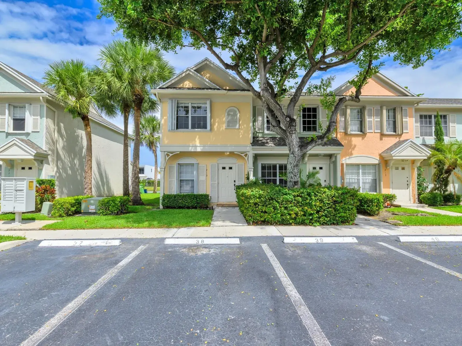219 Mallory Court, Weston FL 33326