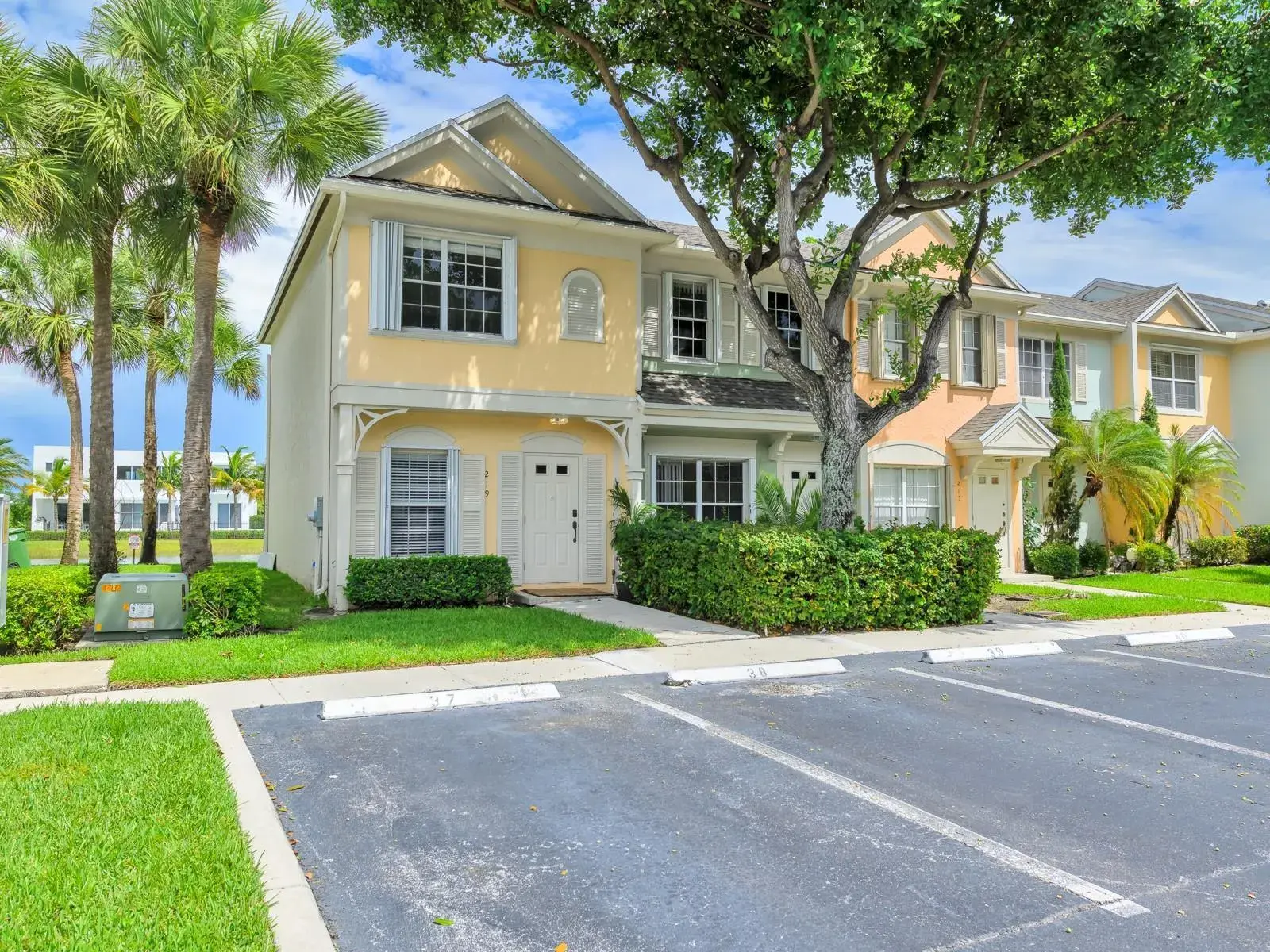 219 Mallory Court, Weston FL 33326