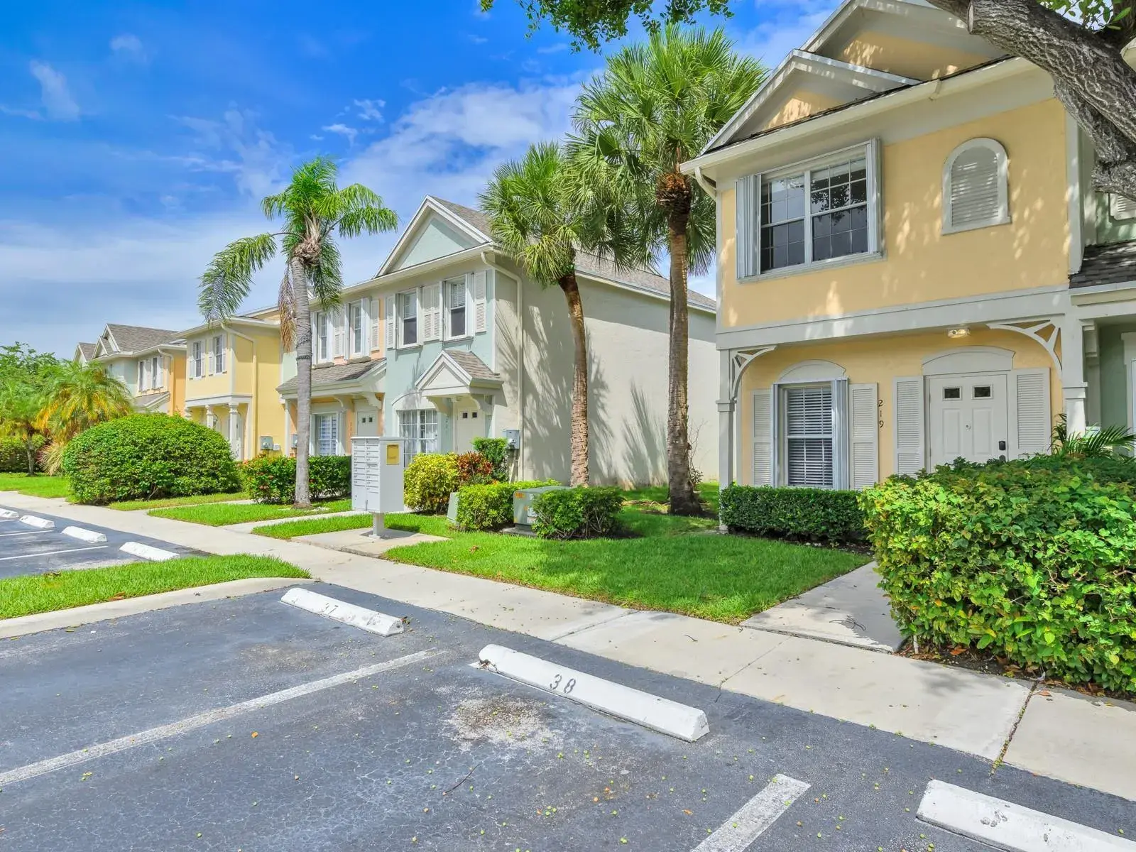 219 Mallory Court, Weston FL 33326