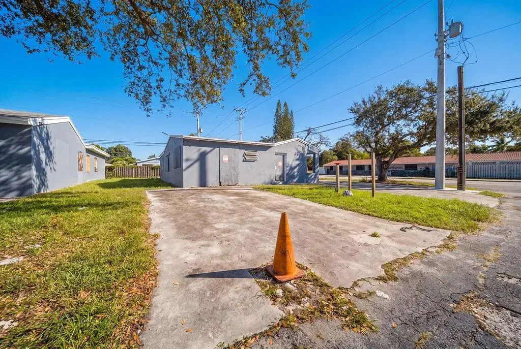 1900 N 66TH Avenue, Hollywood FL 33024
