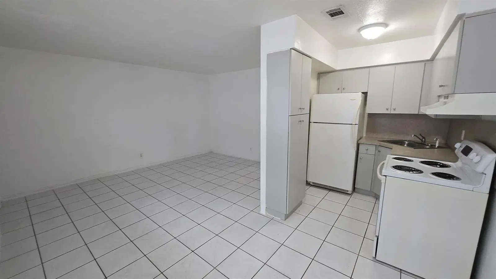 1 bedroom 1 bath Residential Lease for rent at 2501 PIERCE Street # 15, Hollywood FL 33020