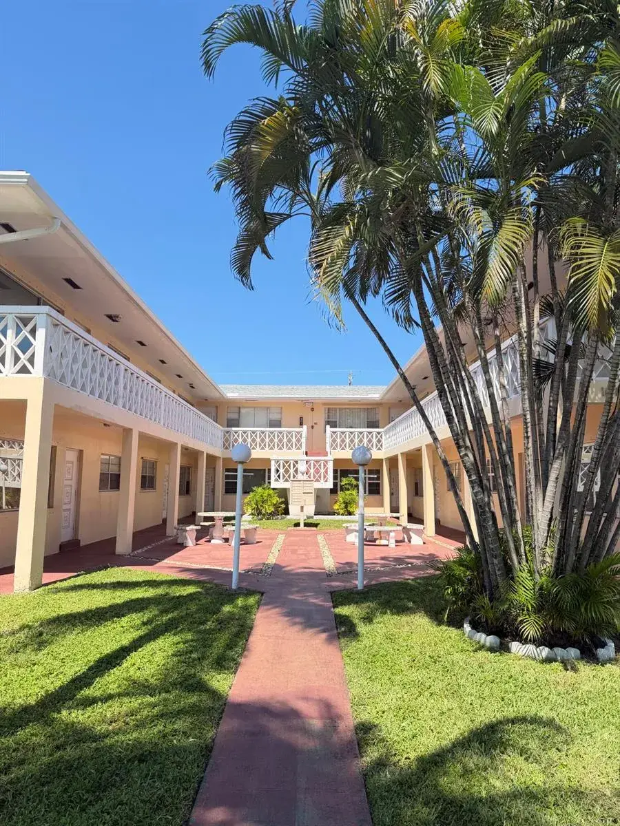 2 bedroom 2 bath Residential Lease for rent at 1643 WILEY Street # 4, Hollywood FL 33020