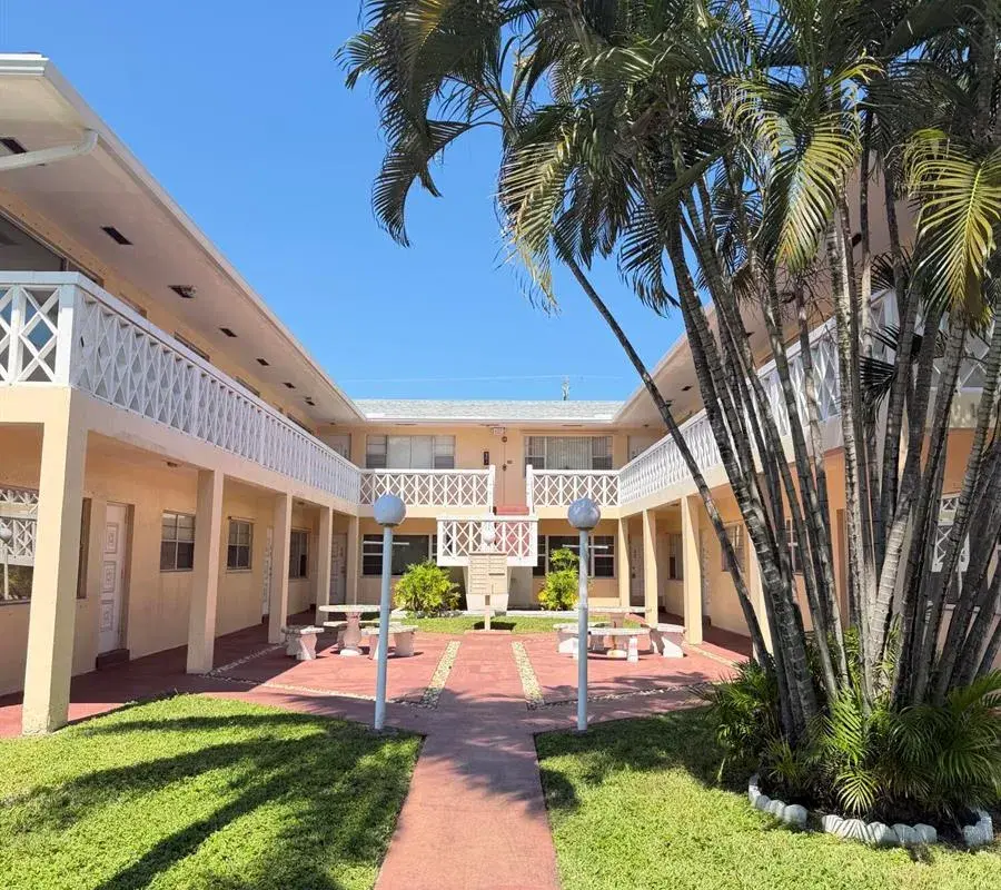 1643 WILEY Street # 4, Hollywood FL 33020