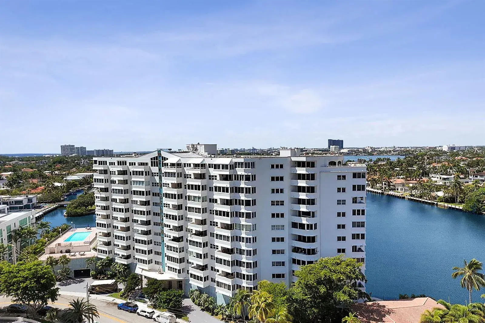 333 SUNSET Drive # 207, Fort Lauderdale FL 33301