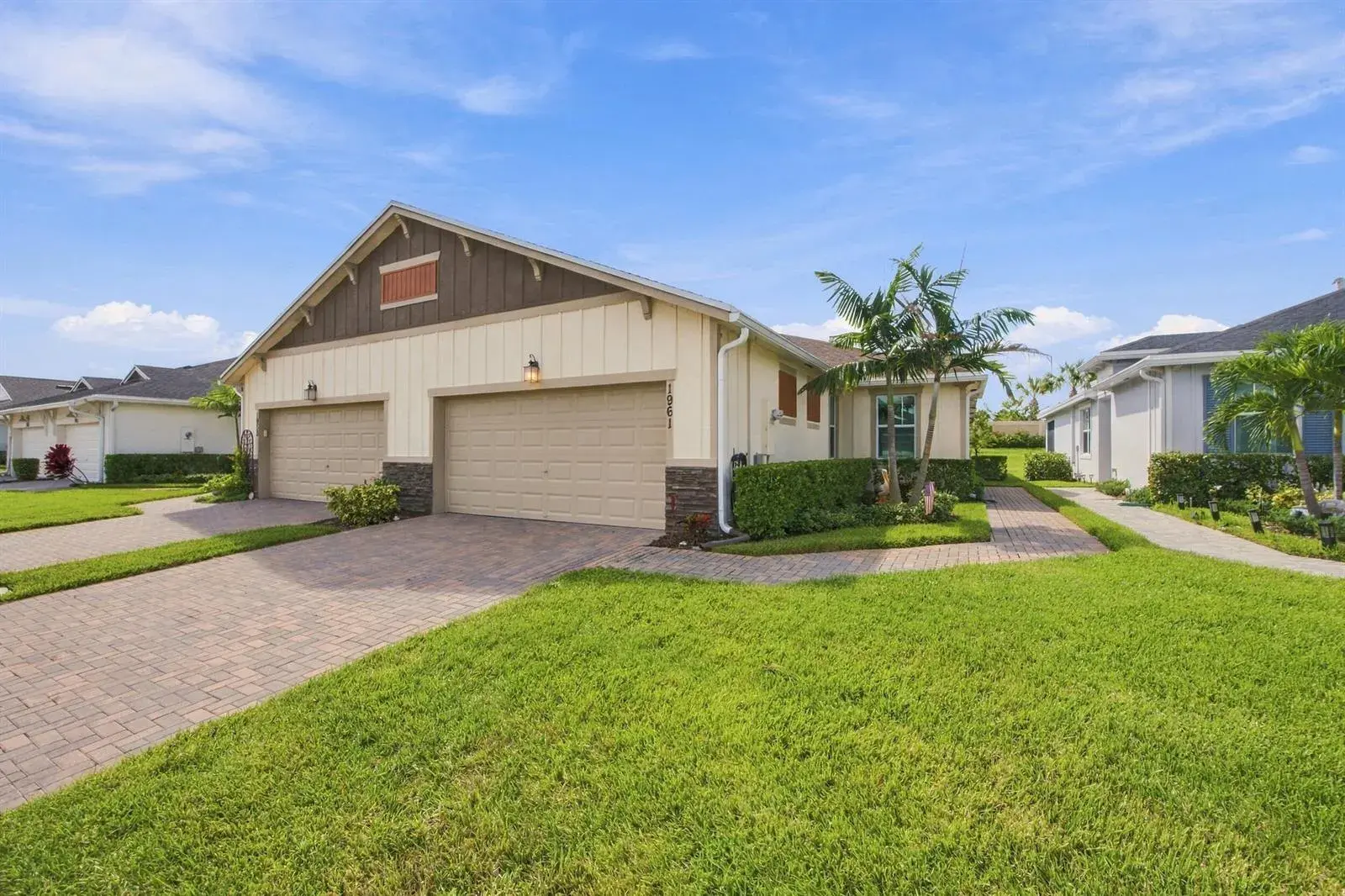 1961 SE Crosswood Way, Port St. Lucie FL 34984