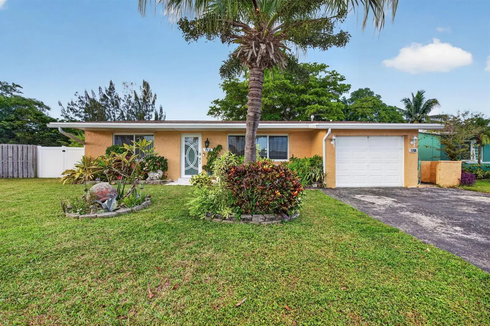 3 bedroom 2 bath Residential for sale at 9877 NW 26TH Place, Sunrise FL 33322