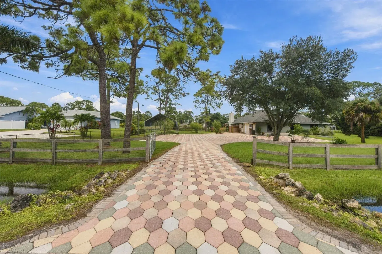 3 bedroom 2 bath Residential for sale at 15107 97TH Road N, FL 33412
