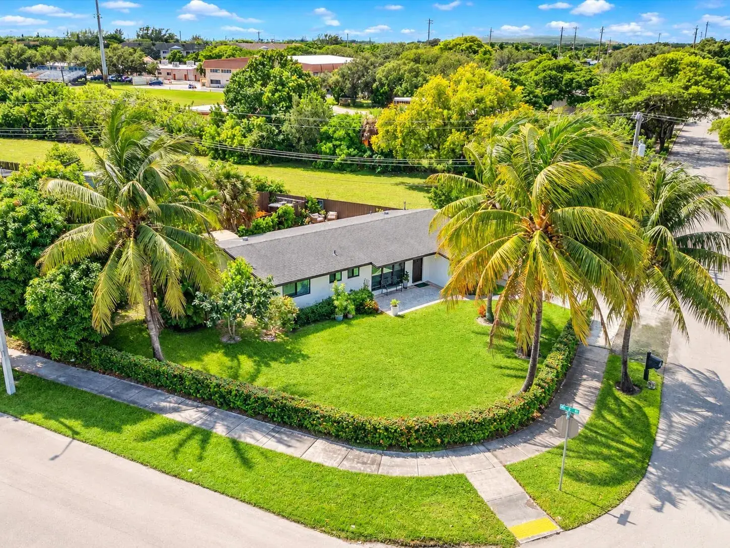 3 bedroom 2 bath Residential for sale at 5051 NE 6TH Avenue, Deerfield Beach FL 33064