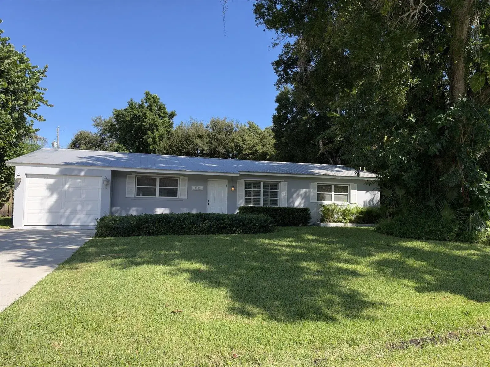 3 bedroom 2 bath Residential for sale at 2359 Holly Lane, Palm Beach Gardens FL 33410