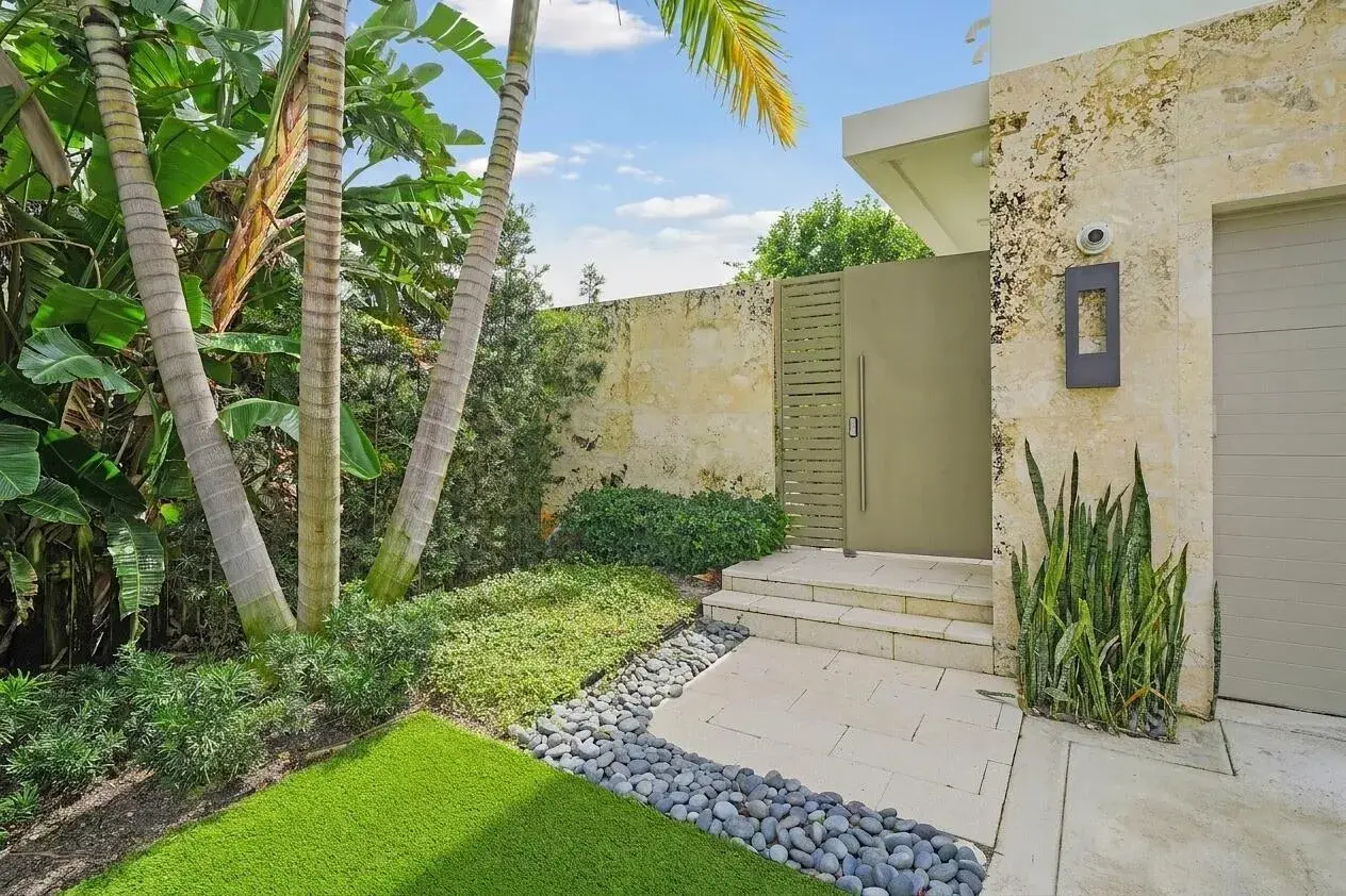 724 N LAKE Avenue N, Delray Beach FL 33483