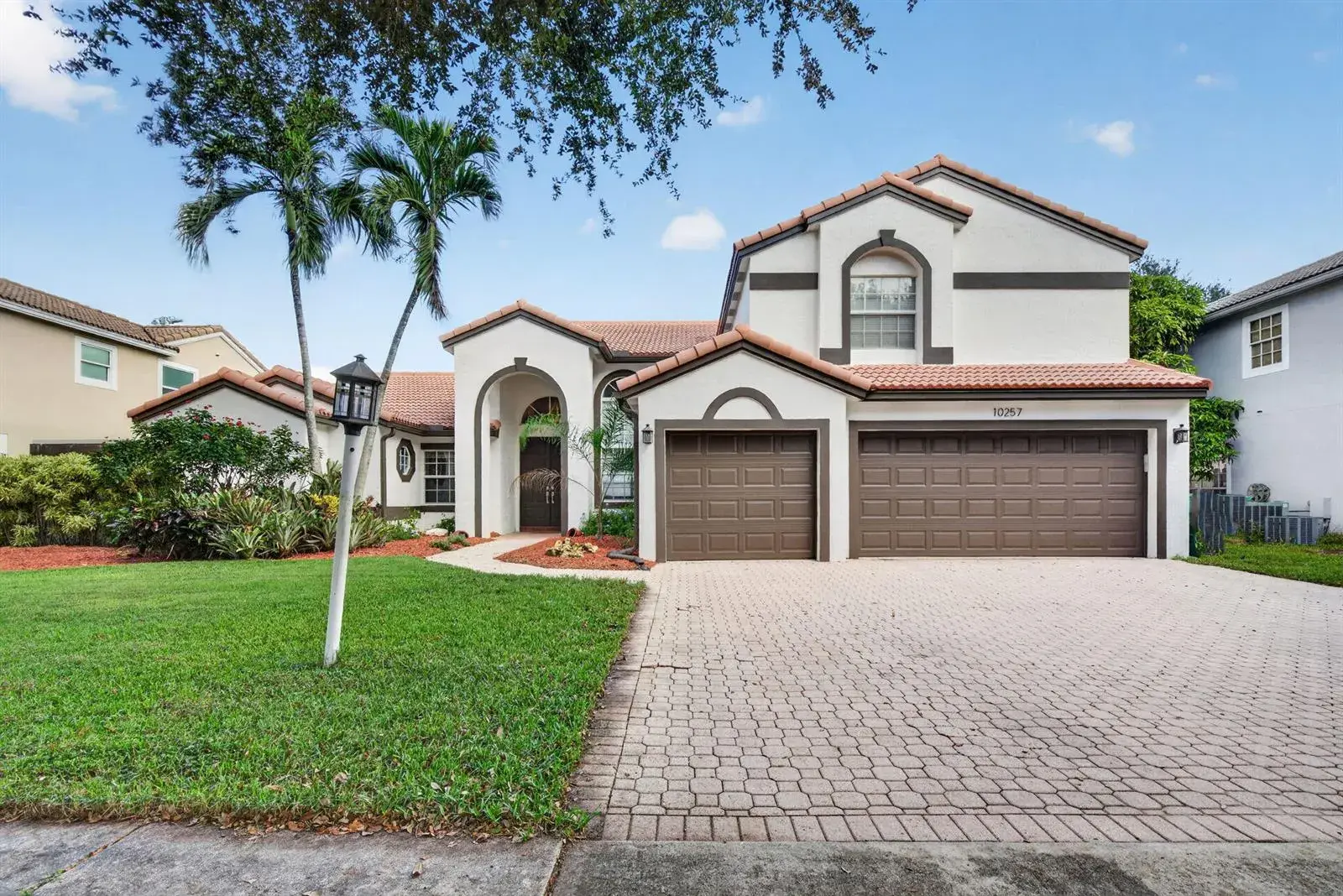 5 bedroom 3 bath Residential for sale at 10257 BERMUDA Drive, Cooper City FL 33026
