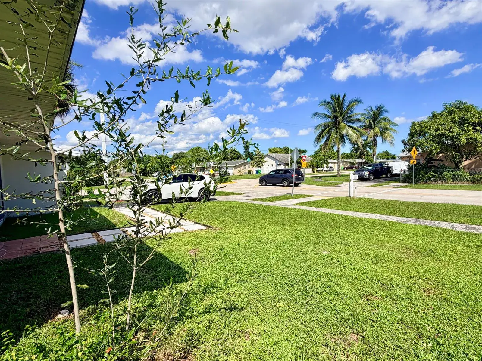 2551 NW 98TH Avenue, Sunrise FL 33322
