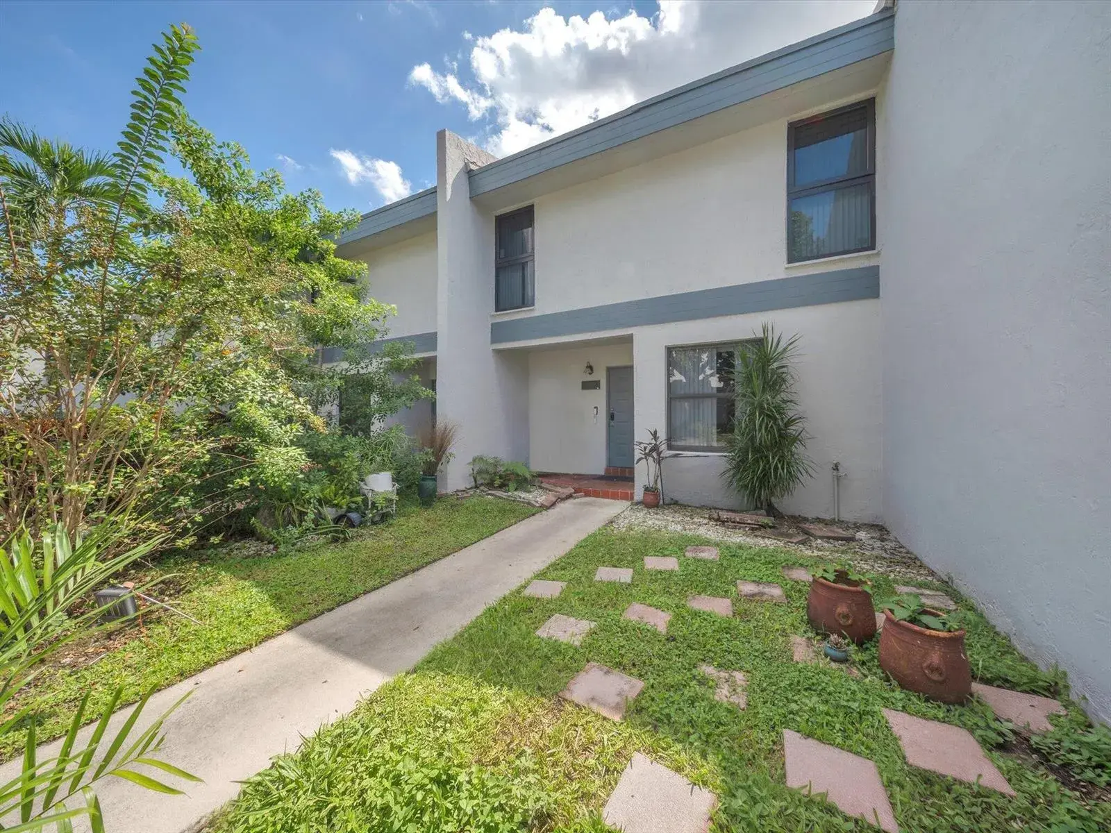 3 bedroom 2 bath Residential for sale at 9240 NW 14th Street, Pembroke Pines FL 33024
