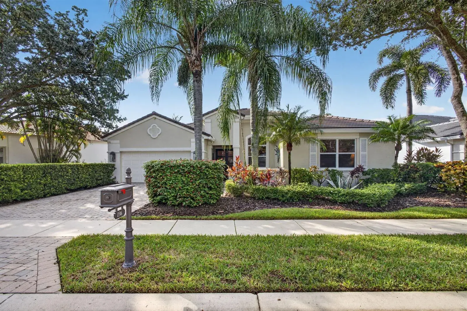 136 SEDONA Way, Palm Beach Gardens FL 33418