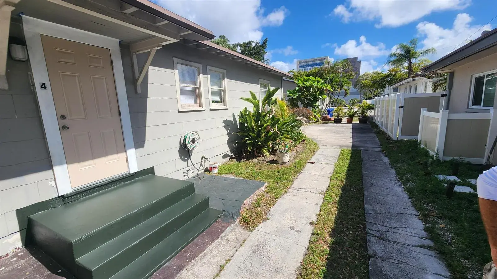 1 bedroom 1 bath Residential Lease for rent at 609 SW 4TH Avenue # 4, Fort Lauderdale FL 33315