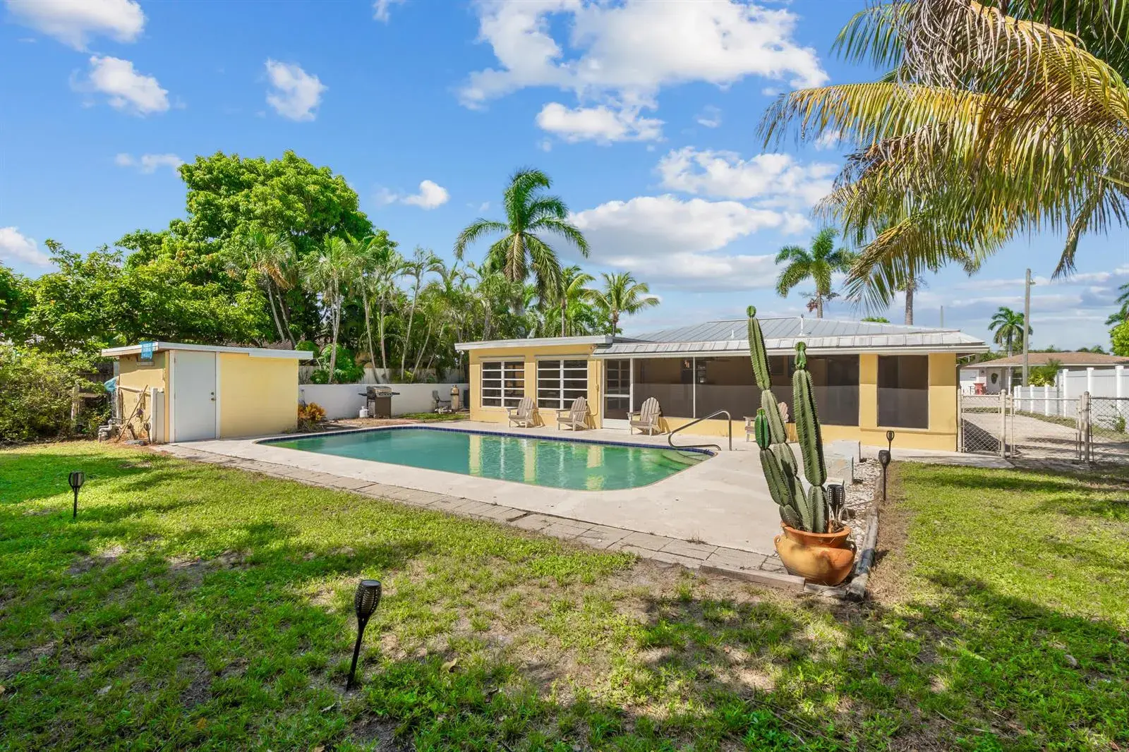 214 NE 28TH Road, Boca Raton FL 33431
