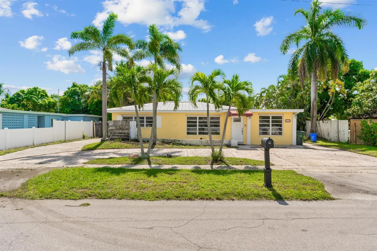 214 NE 28TH Road, Boca Raton FL 33431