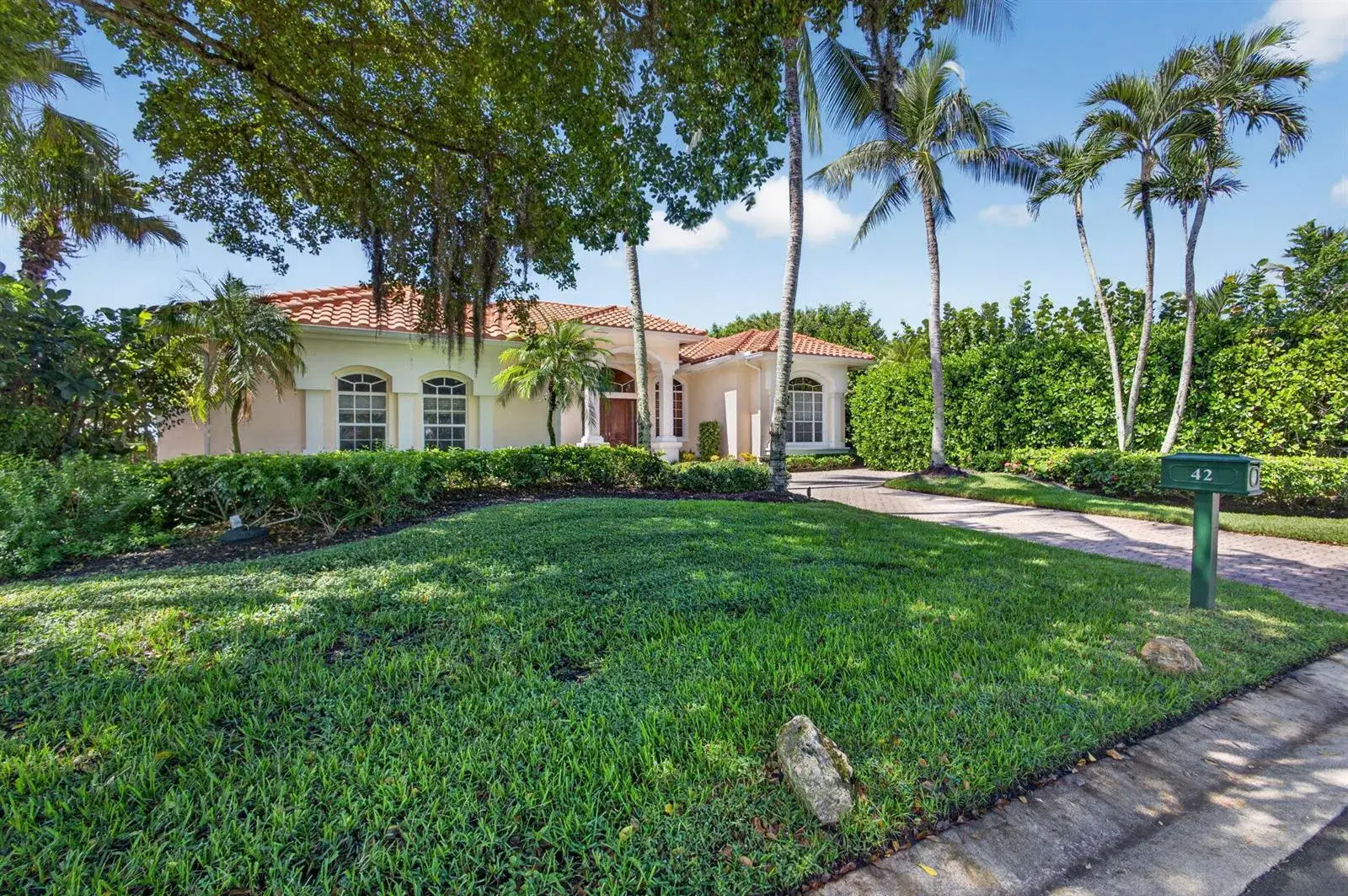 5 bedroom 4 bath Residential for sale at 42 Windward Isle, Palm Beach Gardens FL 33418