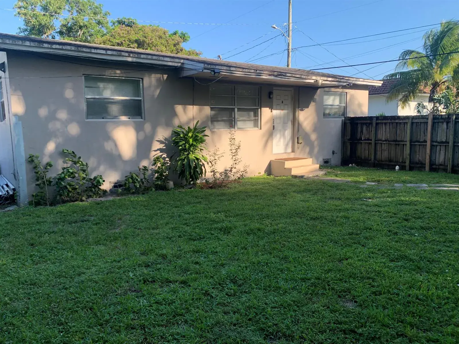 1 bedroom 1 bath Residential Lease for rent at 1916 SCOTT Street # A, Hollywood FL 33020