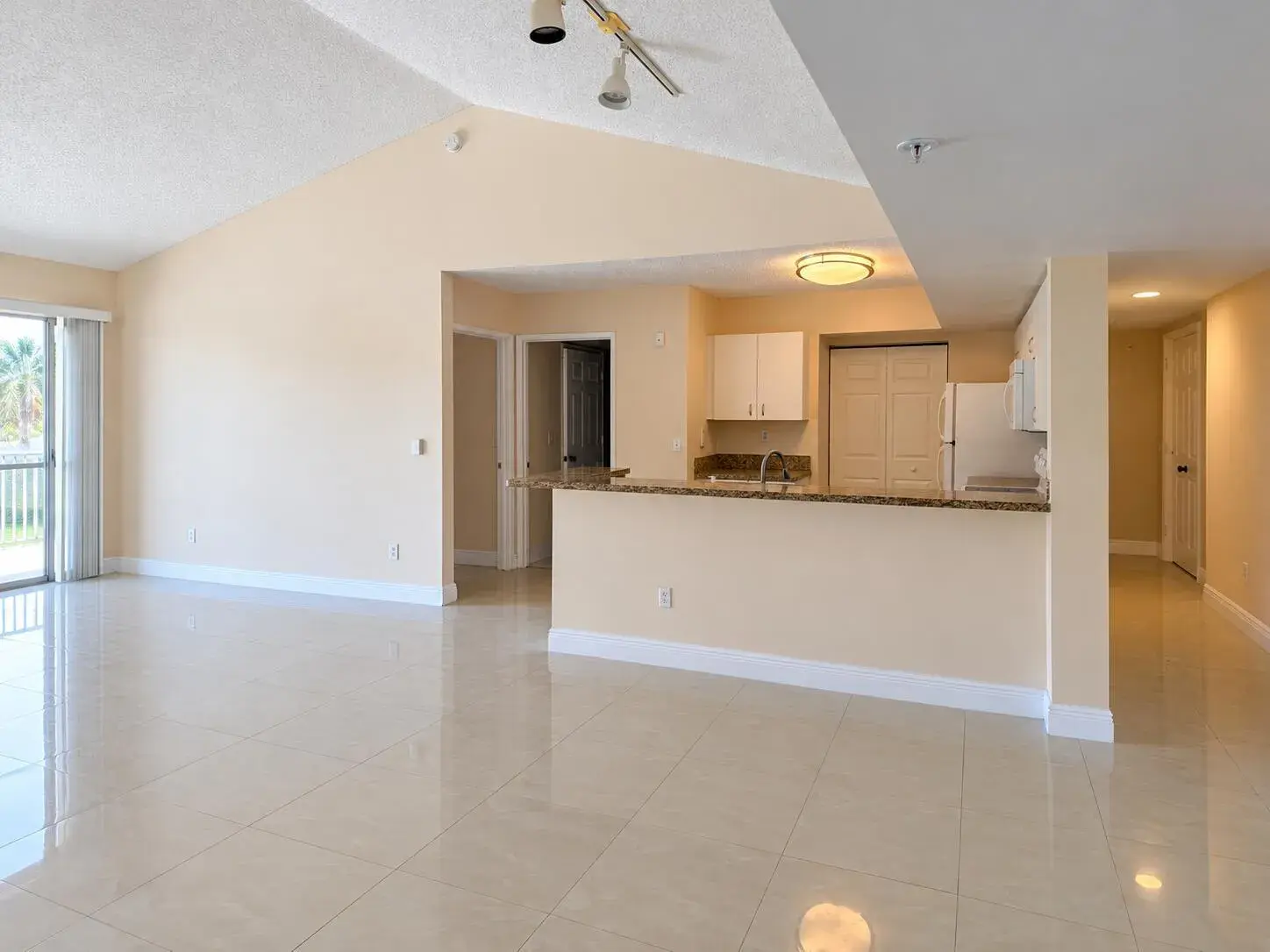2620 S UNIVERSITY Drive # 311, Davie FL 33328