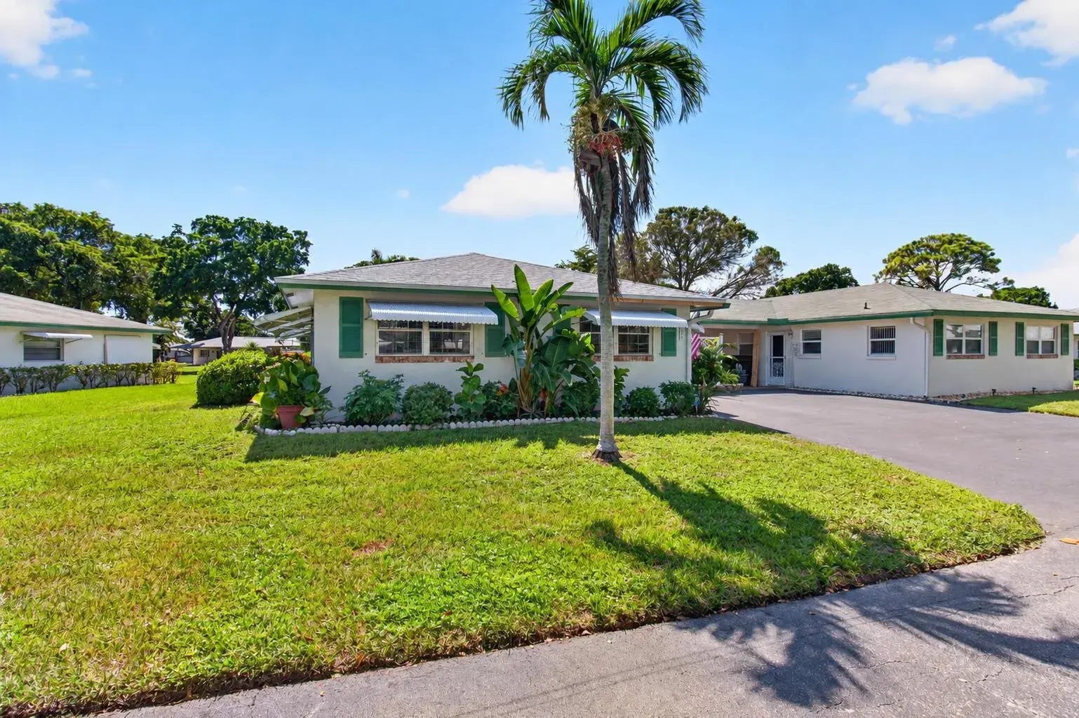 2 bedroom 2 bath Residential for sale at 842 Meadowlark Lane, Delray Beach FL 33445