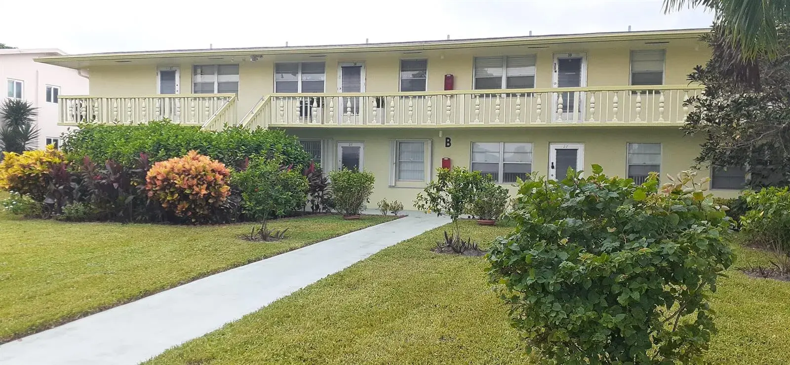 2 bedroom 1 bath Residential for sale at 26 Sheffield B, West Palm Beach FL 33417