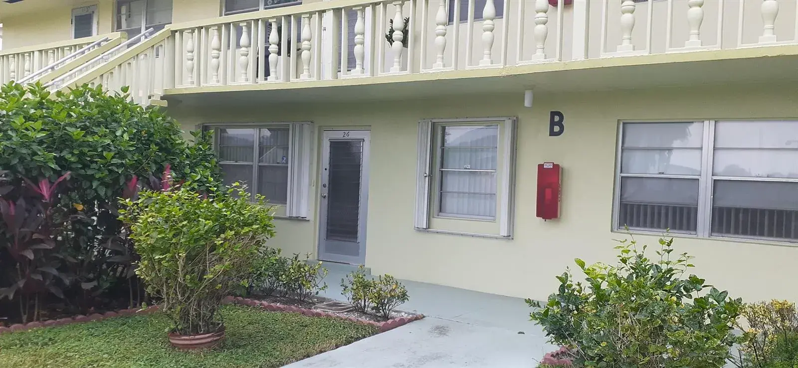26 Sheffield B, West Palm Beach FL 33417