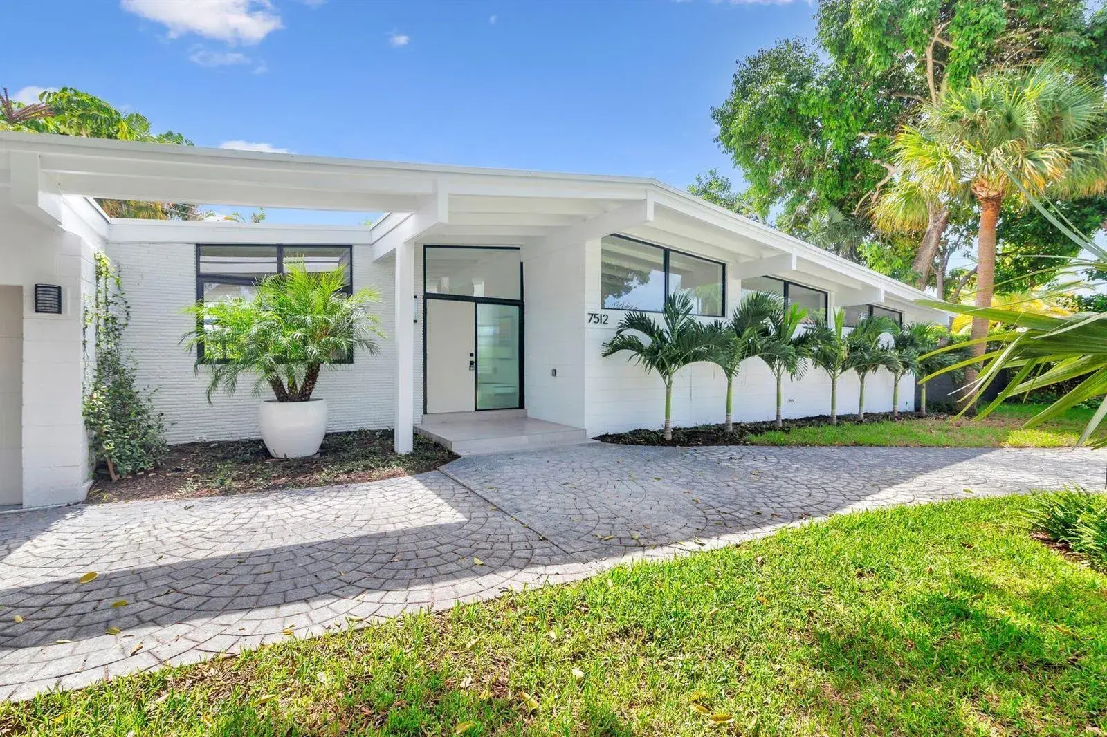 7512 W Lake Drive, West Palm Beach FL 33406