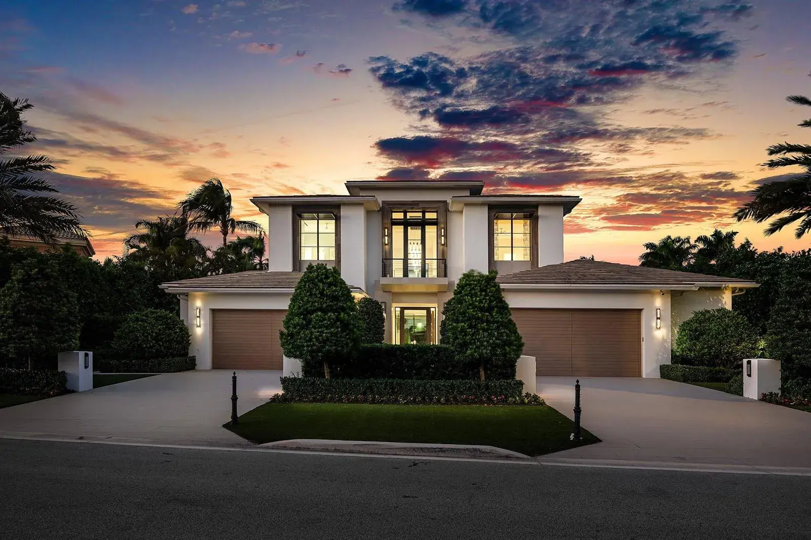 5 bedroom 6 bath Residential for sale at 471 ROYAL PALM Way, Boca Raton FL 33432