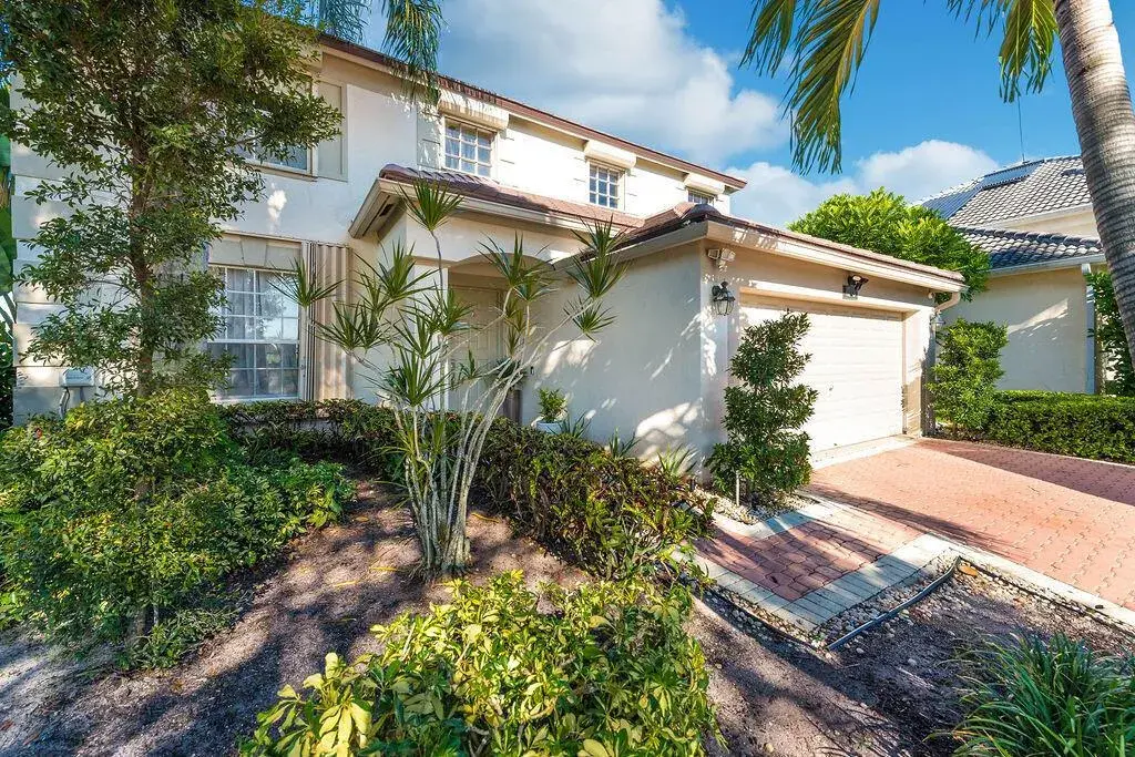 1233 Avondale Lane, West Palm Beach FL 33409