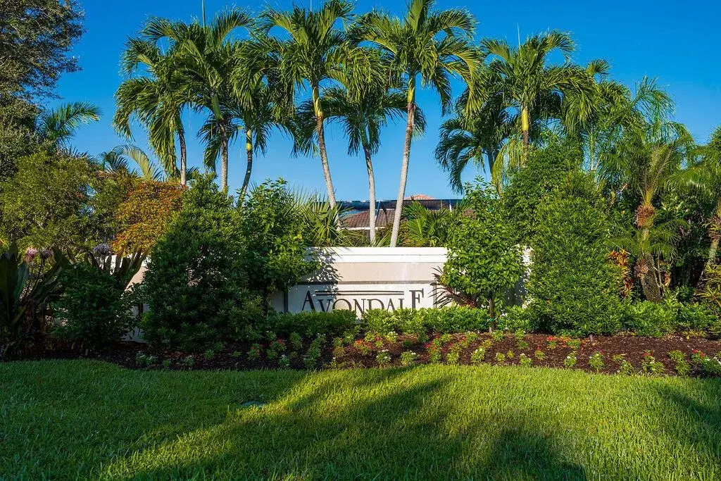 1233 Avondale Lane, West Palm Beach FL 33409