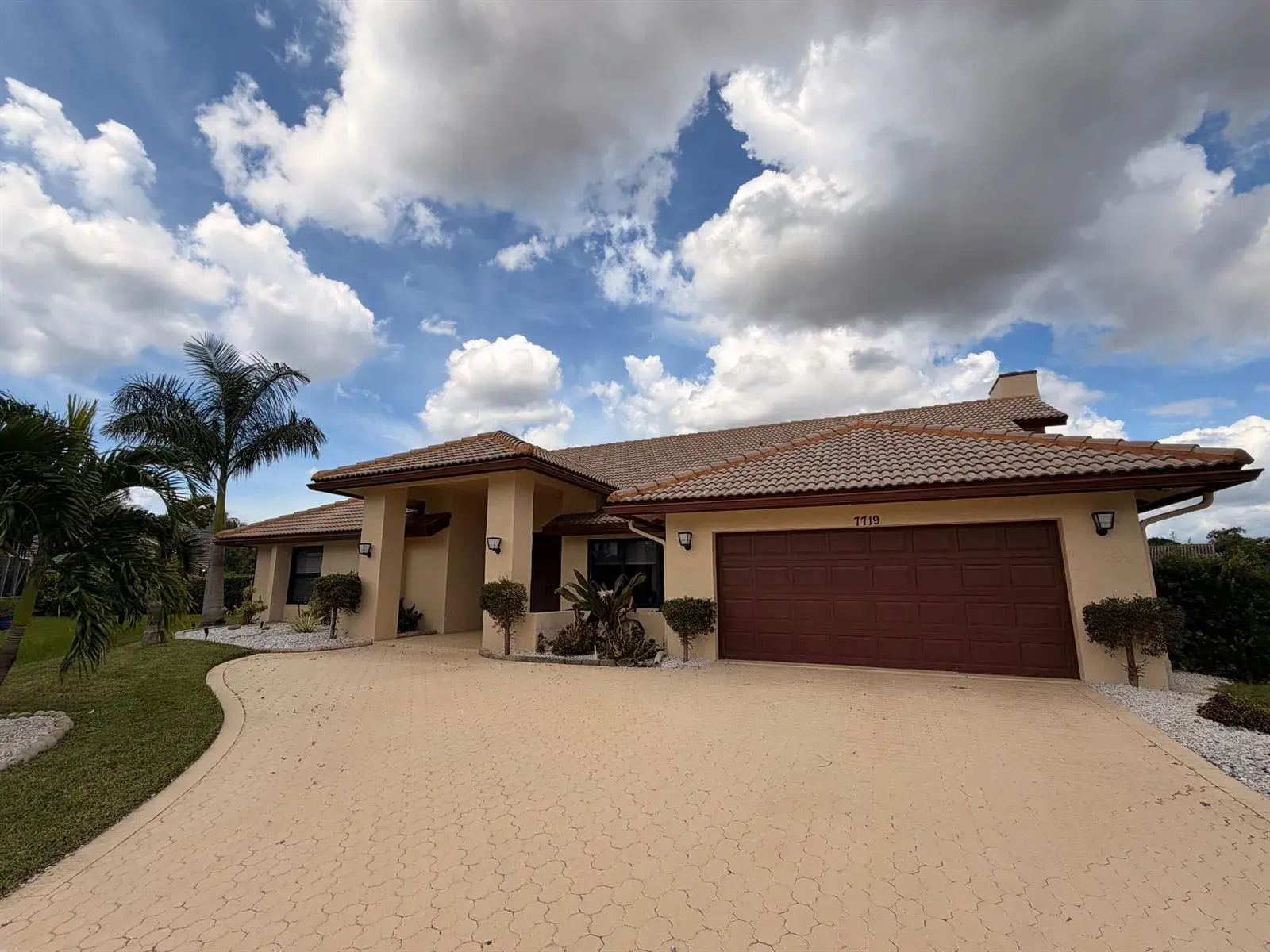 3 bedroom 2 bath Residential for sale at 7719 NW 86TH Way, Tamarac FL 33321