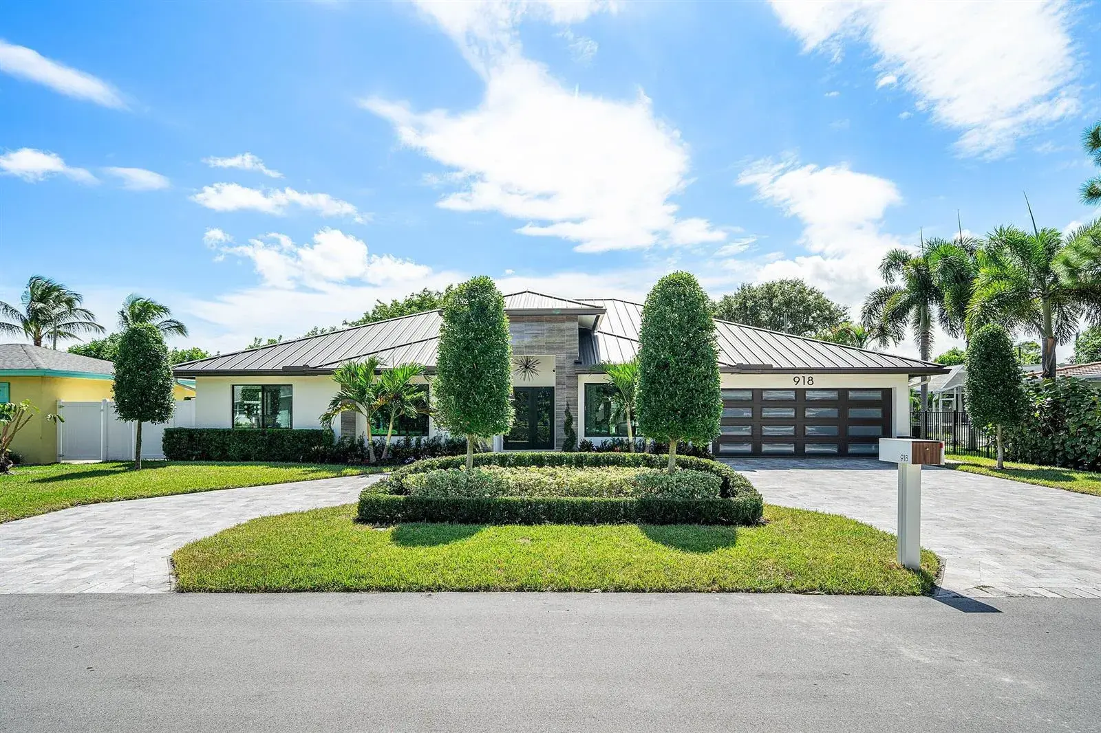 918 SW 28th Avenue, Boynton Beach FL 33435