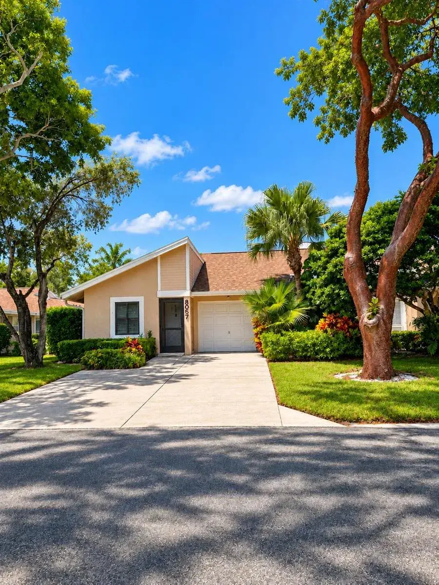 2 bedroom 2 bath Residential for sale at 8057 SPRINGTREE Road, Boca Raton FL 33496