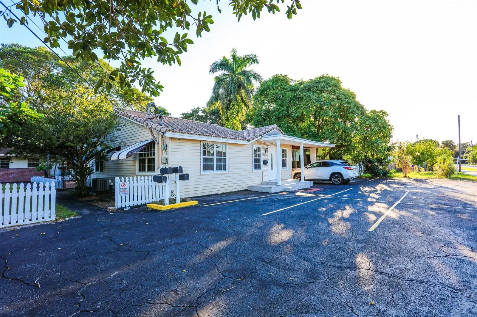 4 bedroom 2 bath Residential Lease for rent at 2450 GARFIELD Street # 1, Hollywood FL 33020