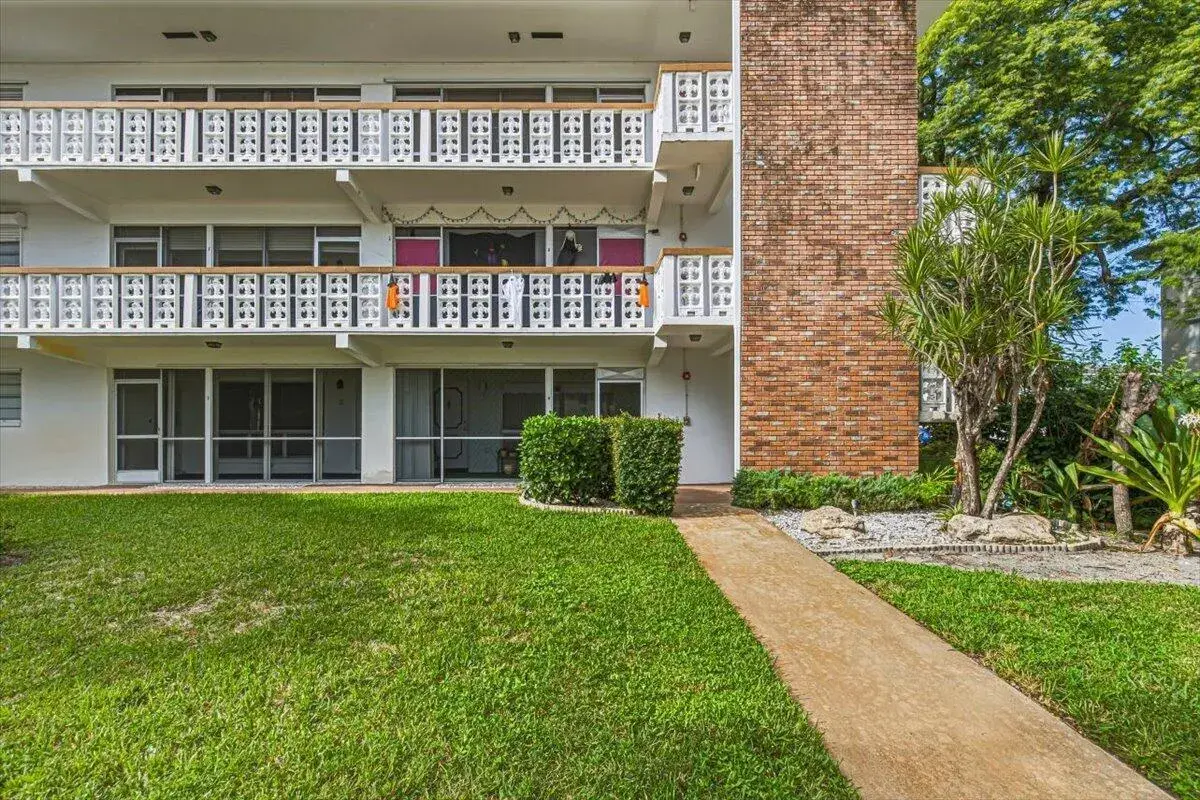 2 bedroom 2 bath Residential for sale at 500 S Luna Court # 4, Hollywood FL 33021