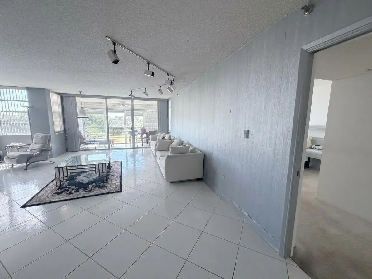 3510 Oaks Way # 502, Pompano Beach FL 33069