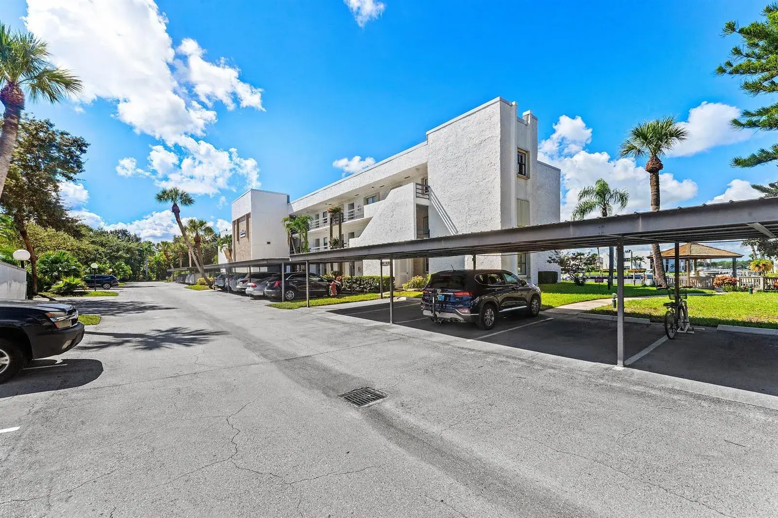 2 bedroom 2 bath Residential for sale at 1950 SW Palm City Road # 102, Stuart FL 34994