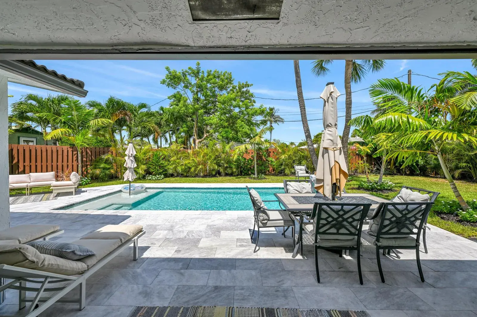 1011 SE 2ND Avenue, Pompano Beach FL 33060