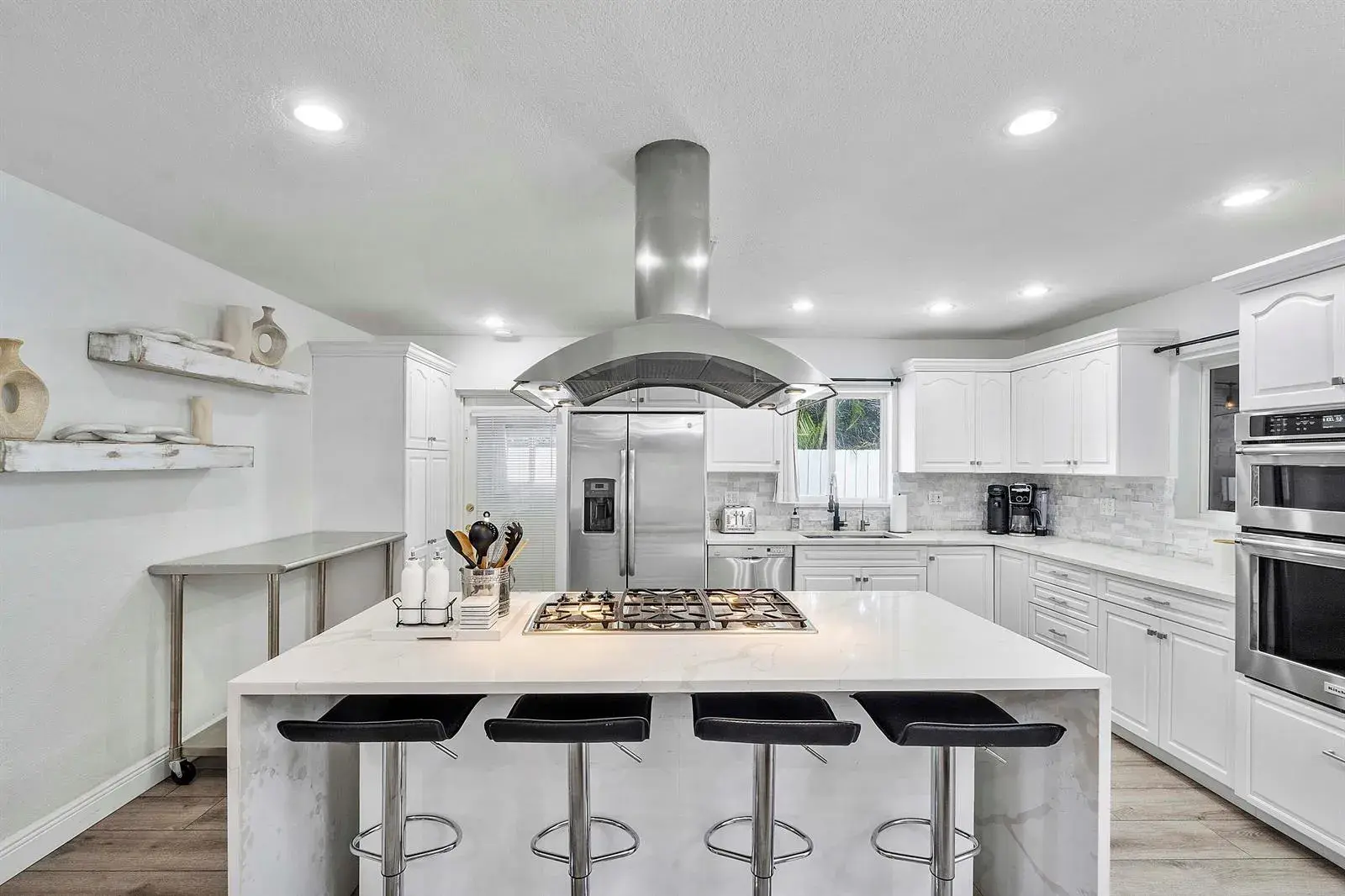 4070 NE 15TH Avenue, Oakland Park FL 33334