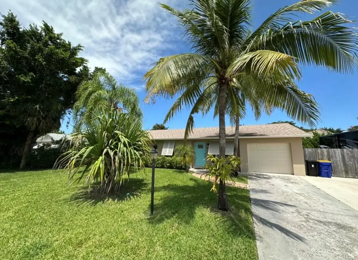 3 bedroom 1 bath Residential for sale at 19043 SE Fearnley Drive, Tequesta FL 33469