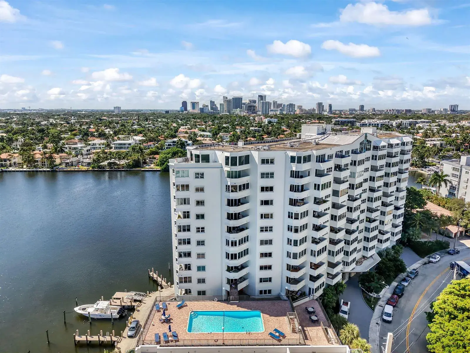 2 bedroom 1 bath Residential for sale at 333 SUNSET Drive # 104, Fort Lauderdale FL 33301