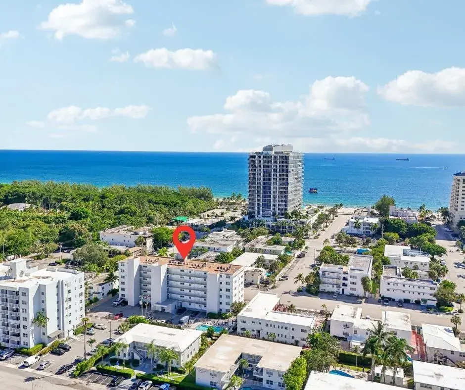 2 bedroom 2 bath Residential for sale at 711 N Birch Road # 204, Fort Lauderdale FL 33304