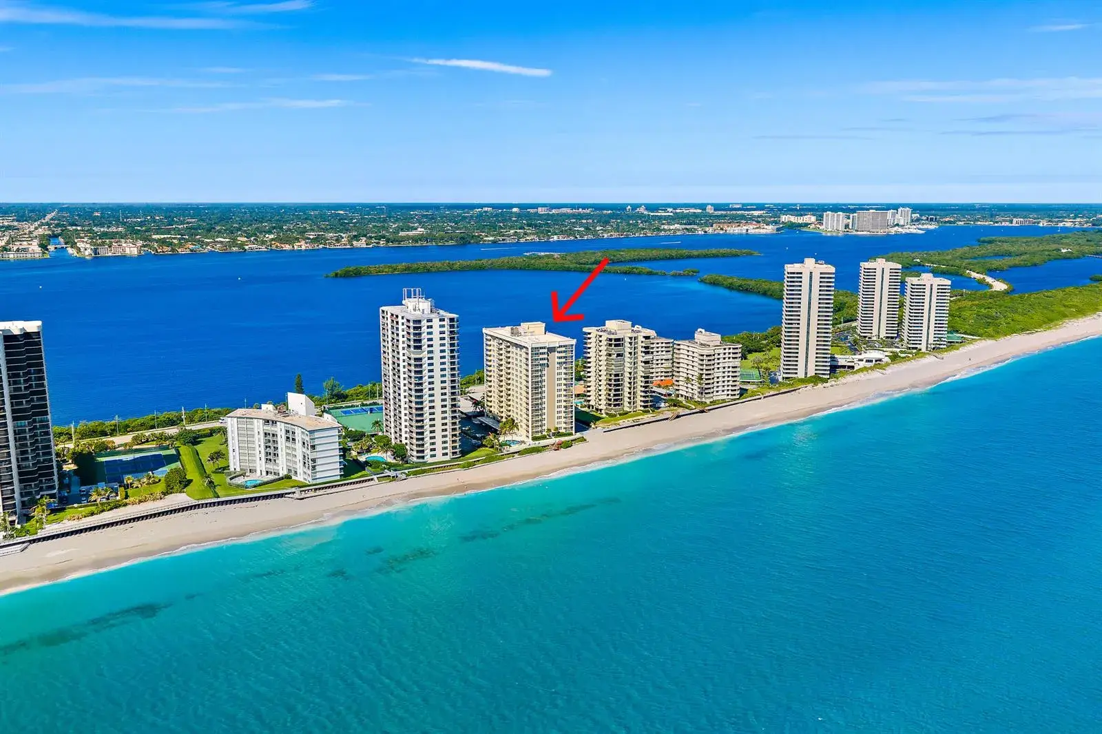 2 bedroom 2 bath Residential for sale at 5440 N OCEAN Drive, Singer Island FL 33404