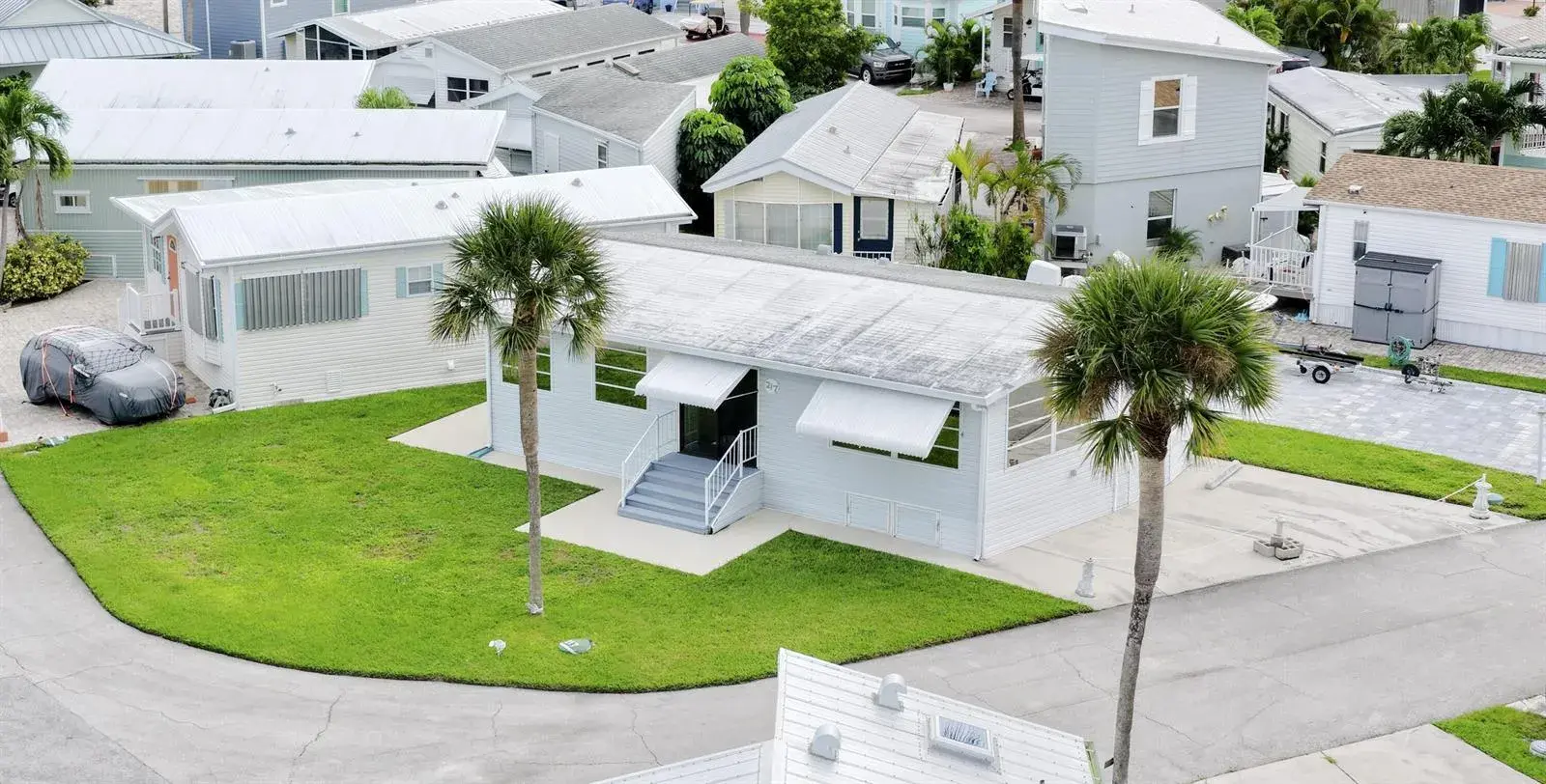 1 bedroom 1 bath Residential for sale at 217 Nettles Boulevard, Jensen Beach FL 34957