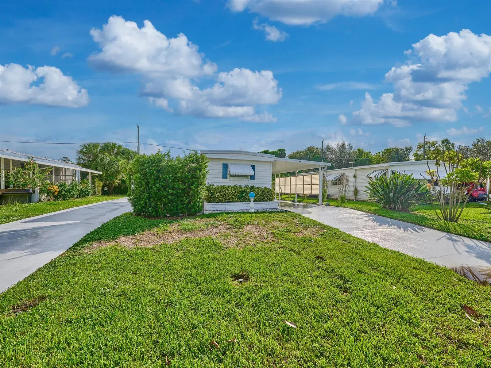 2 bedroom 1 bath Residential for sale at 8421 SE SKYLARK Avenue, Hobe Sound FL 33455