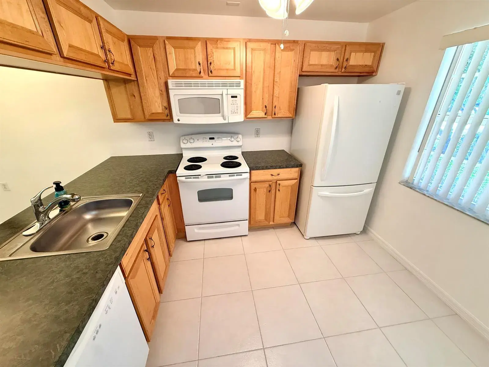 2 bedroom 2 bath Residential for sale at 1105 Bahama Bend # B1, Coconut Creek FL 33066
