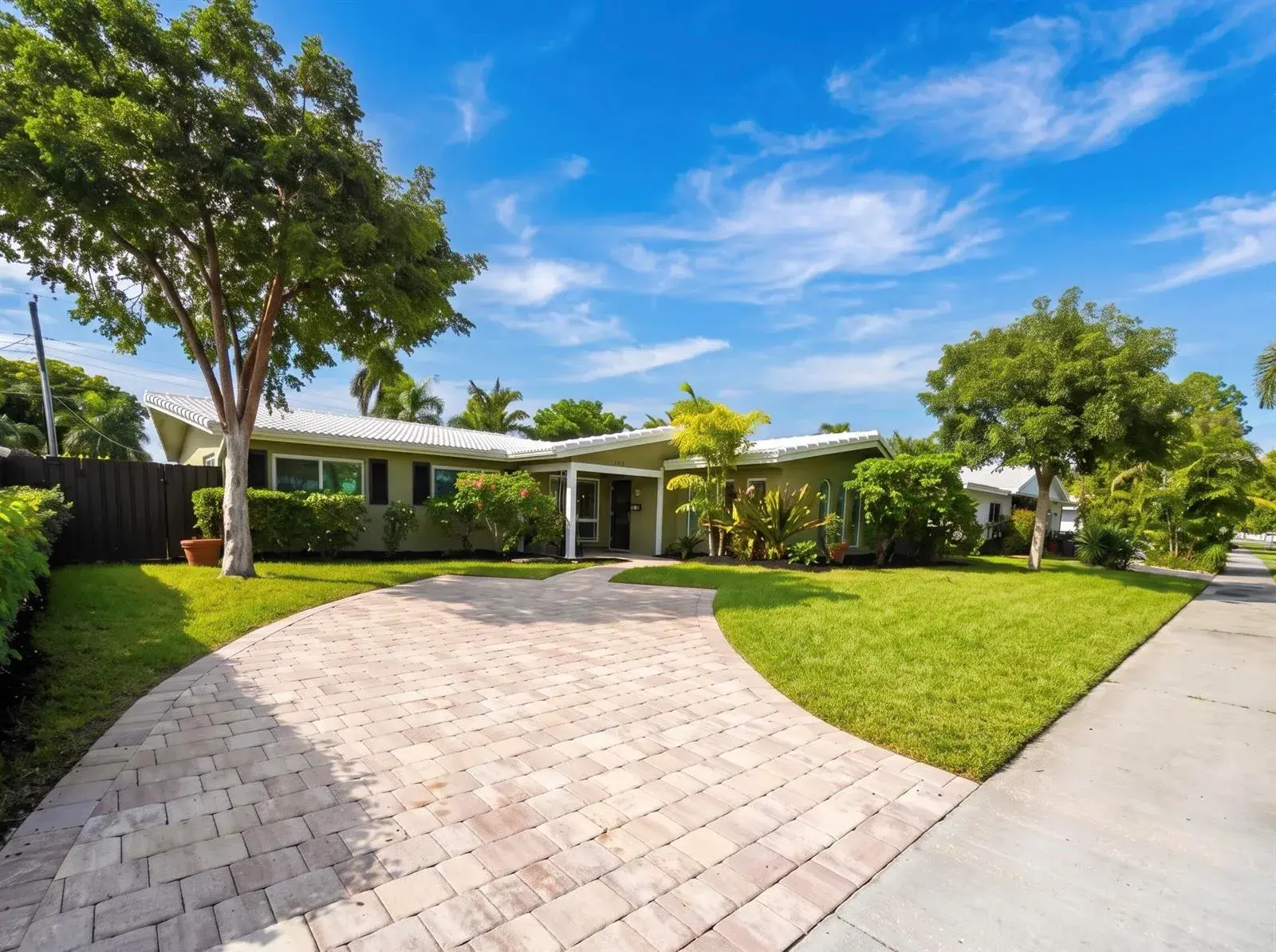 3 bedroom 2 bath Residential for sale at 5961 NE 22ND Way, Fort Lauderdale FL 33308